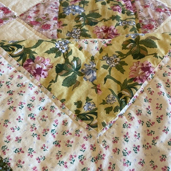 Quilt 86/86โ Great Pattern and Colors! ๐๐๐ฉท - Picture 3 of 9